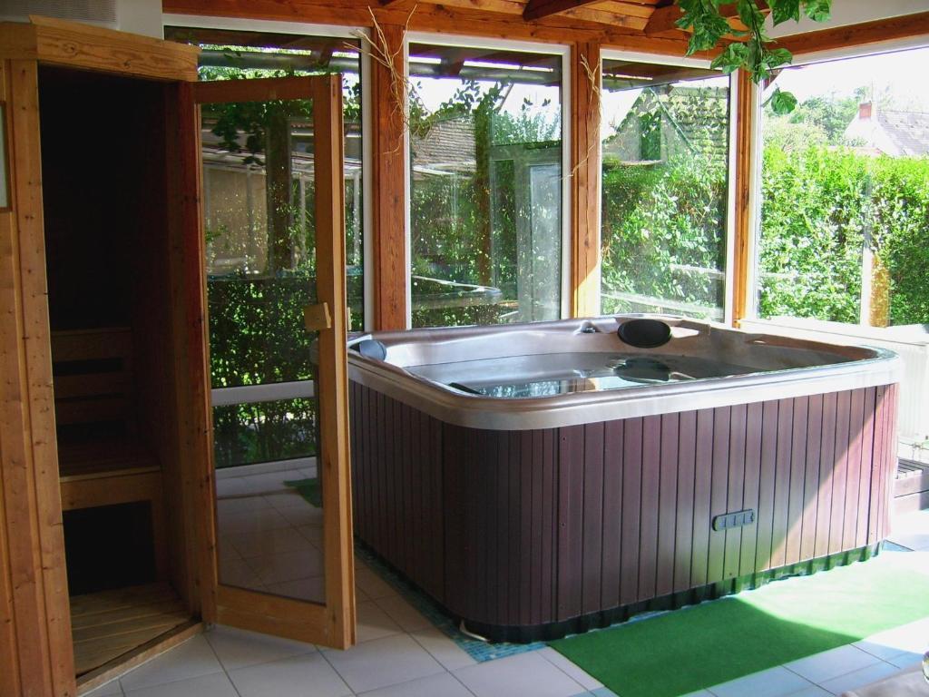 Agria Wellness Guesthouse Eger Extérieur photo